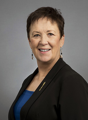 l'hon. Margaret JOHNSON